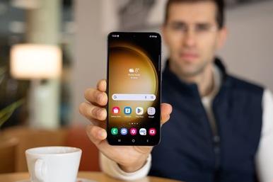 خاموش شدن گوشی هنگام اتصال شارژر | نکاتی طلایی برای حل این مشکل آزاردهنده