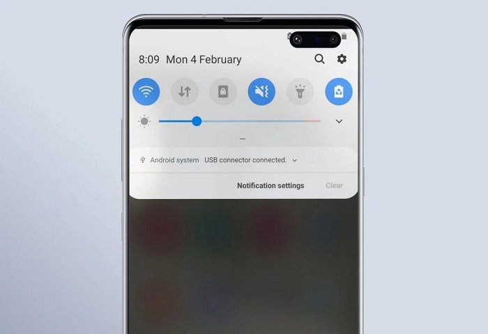نوار اعلان اندروید با پیام USB connector connected پس از اتصال کابل