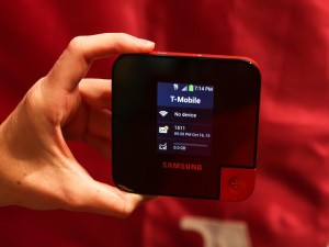 بررسی کامل Samsung LTE Mobile HotSpot Pro: روتر همراه با قابلیت شارژر
