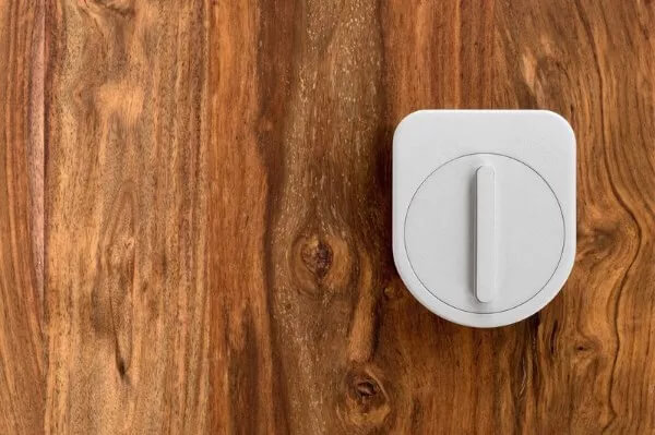 قفل هوشمند Sesame؛ بررسی جامع ویژگی‌ها، قیمت و مقایسه با رقبای بازار