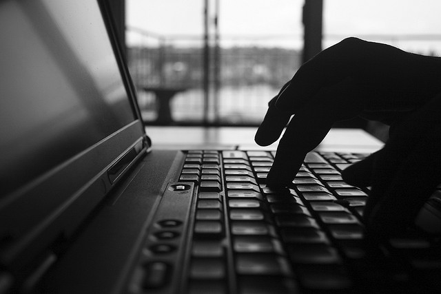 تحلیل افت فروش کامپیوترهای شخصی در سال 2015 و تاثیر ویندوز 10 بر بازار