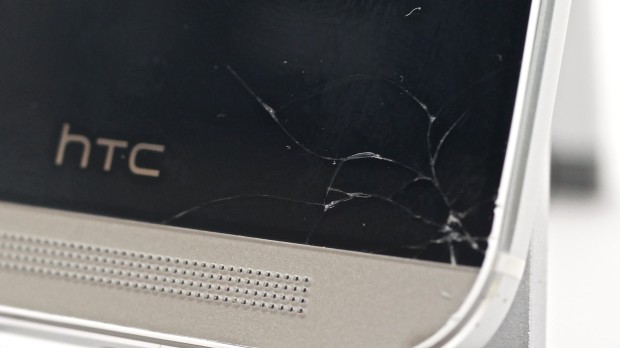 بررسی جامع طرح Uh-Oh اچ‌تی‌سی: مقایسه خدمات حفاظت از گوشی با رقبای 2015