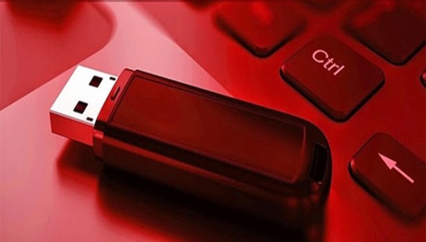 با واردکردن این فلش با درگاه USB سیستم خود خداحافظی کنید