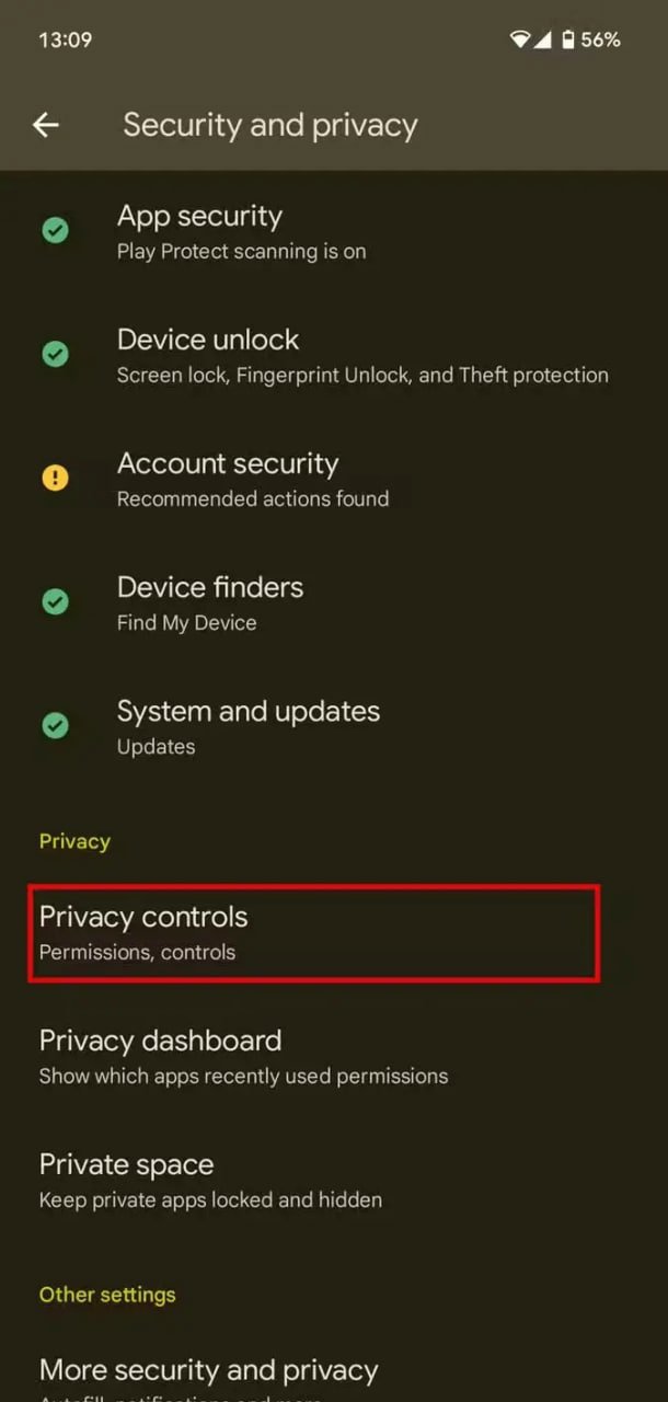 صفحه امنیت و حریم خصوصی اندروید با گزینه Privacy controls مشخص&zwnj;شده